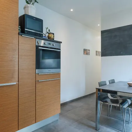 Parisian Refinement And Comfort - Central Location