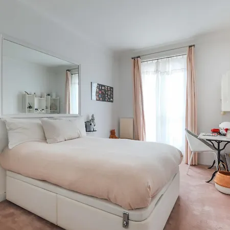 Appartement Parisian Refinement And Comfort - Central Location Paris
