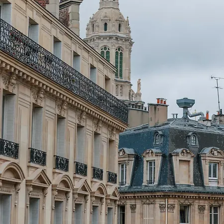 Parisian Refinement And Comfort - Central Location