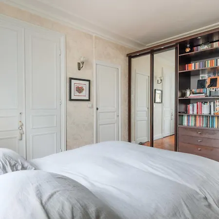 Parisian Refinement And Comfort - Central Location Appartement