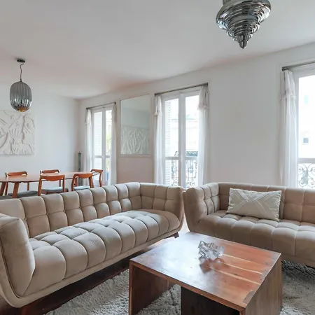 Parisian Refinement And Comfort - Central Location *
